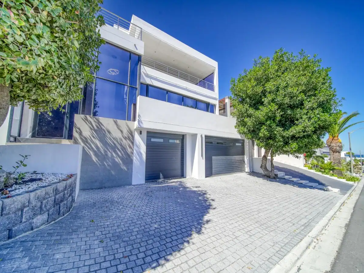 Completed exterior of a Kanonberg Lifestyle Estate home in Bellville after damp-related repairs and painting