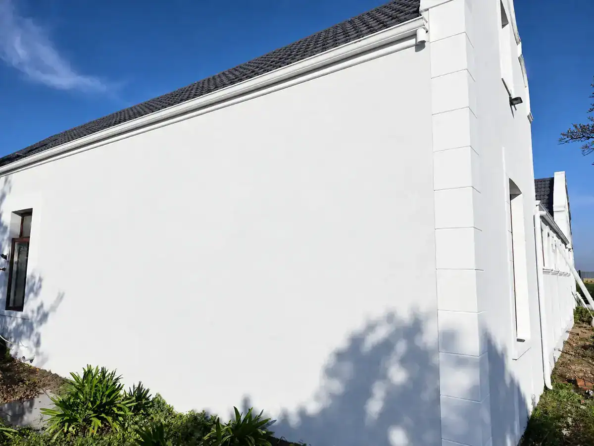 Completed exterior wall after crack and plaster repairs in Paradyskloof Stellenbosch